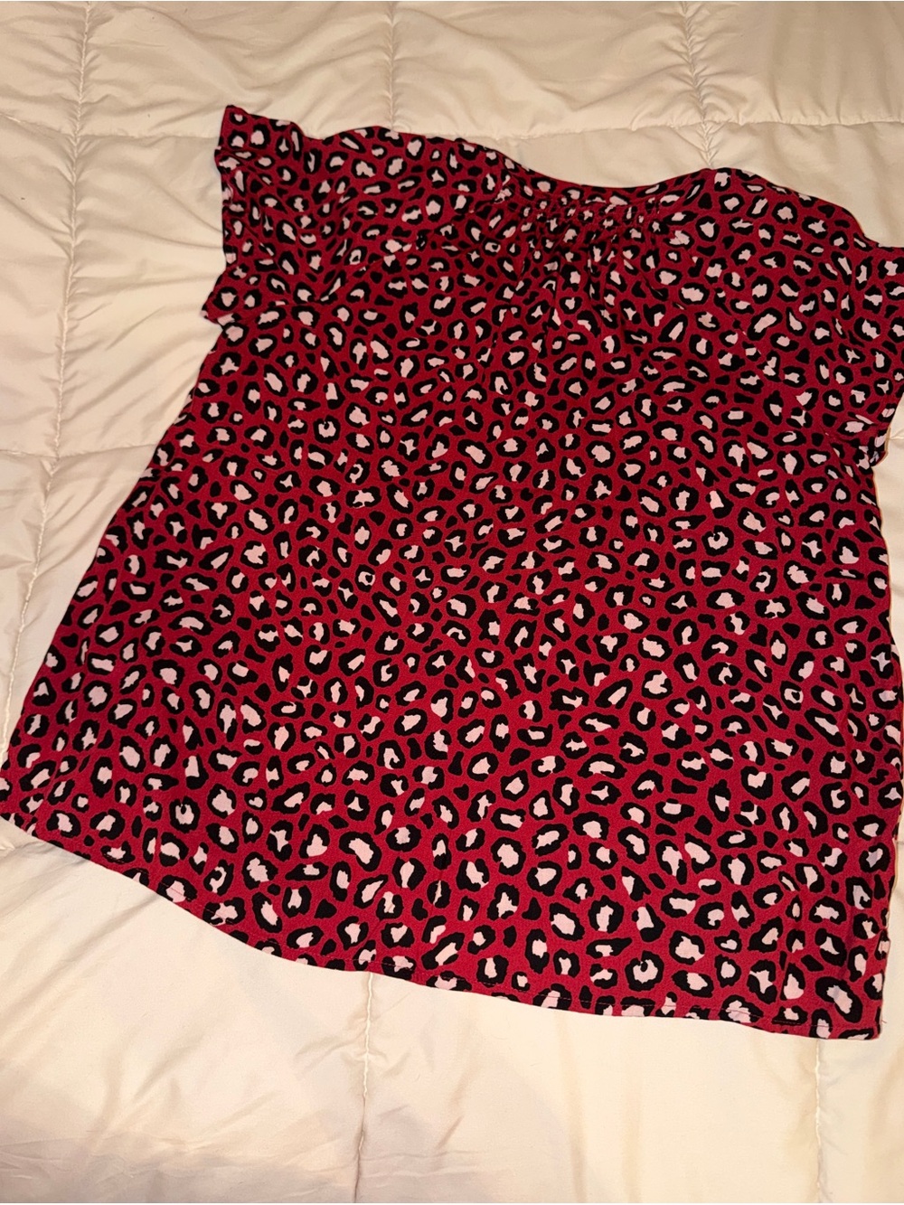 Leopard V-Neck - Picture 4 of 4